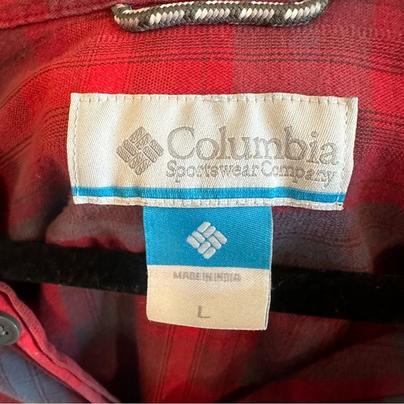 Columbia brand women’s button down - Picture 4 of 4